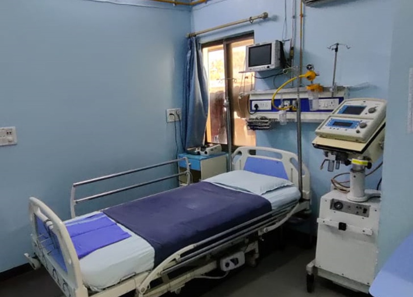 ICU with ventilator support
